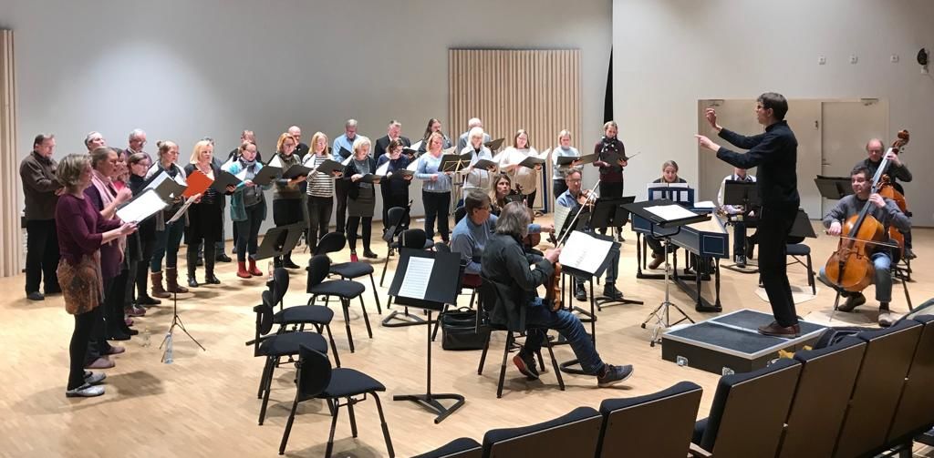 Viimeiset harjoitukset Lohjan kaupunginorkesterin ja solistien kanssa ennen adventtikonserttia, Laurentius-sali